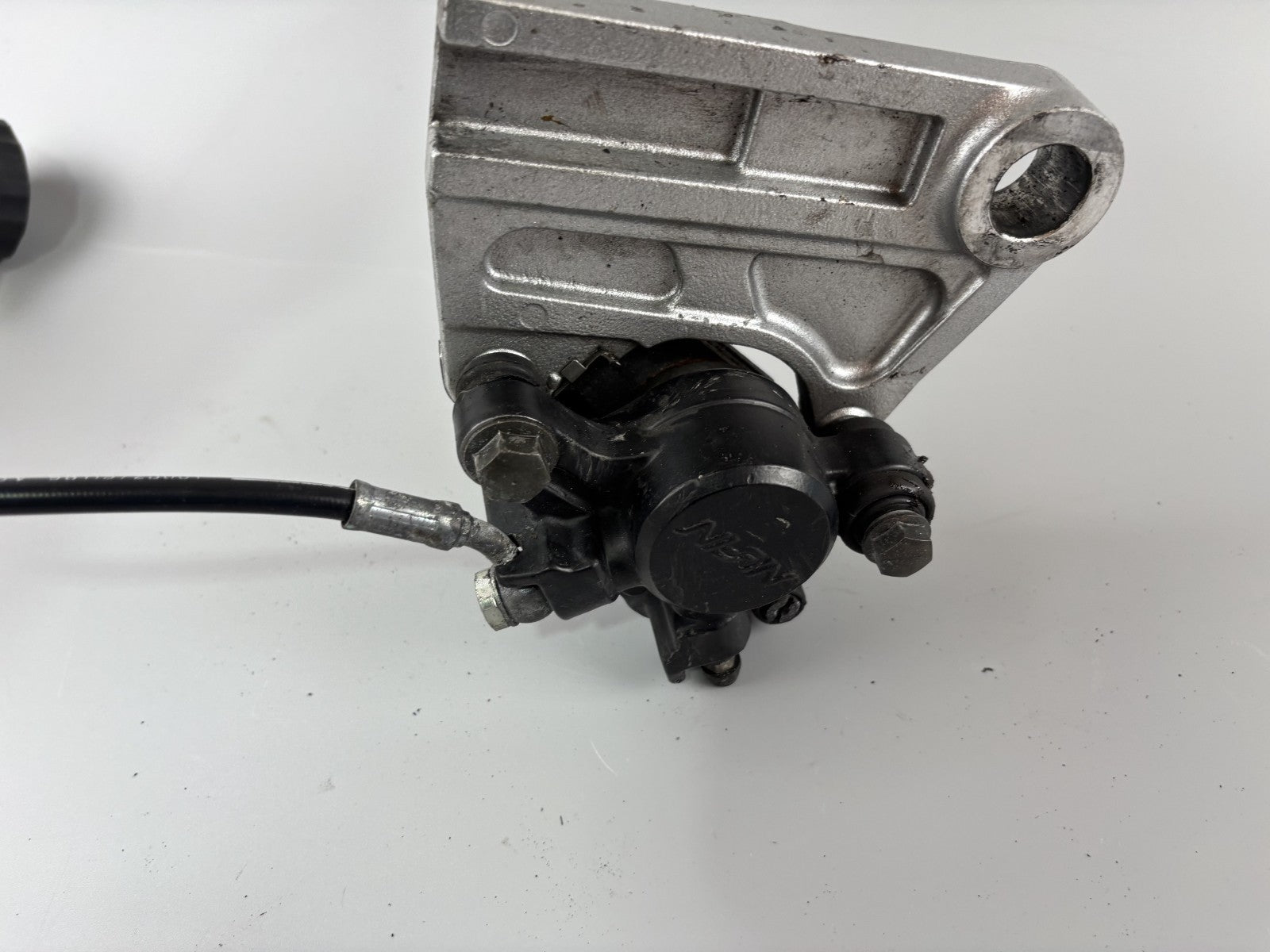 Triumph Daytona 955i T595 N 2002 Bremsanlage Brake Bremse Sattel Pumpe hinten