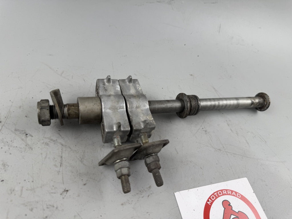 Honda CB500 PC26 Achse hinten back Aufhängung Schwinge Kettenspanner