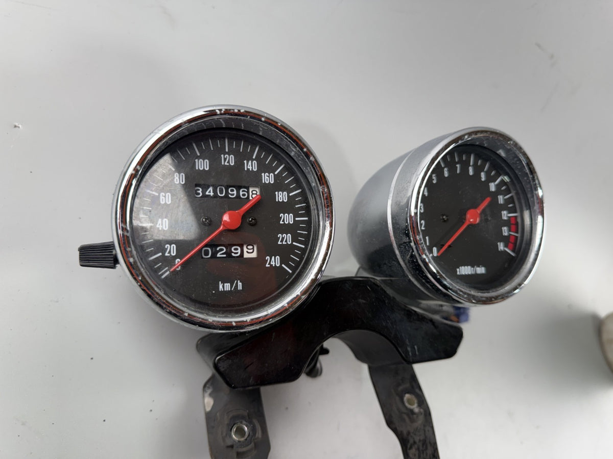Suzuki GSF600 GN77B Bandit Tacho Cockpit Speedometer Instrumente DZM Drehzahlmes