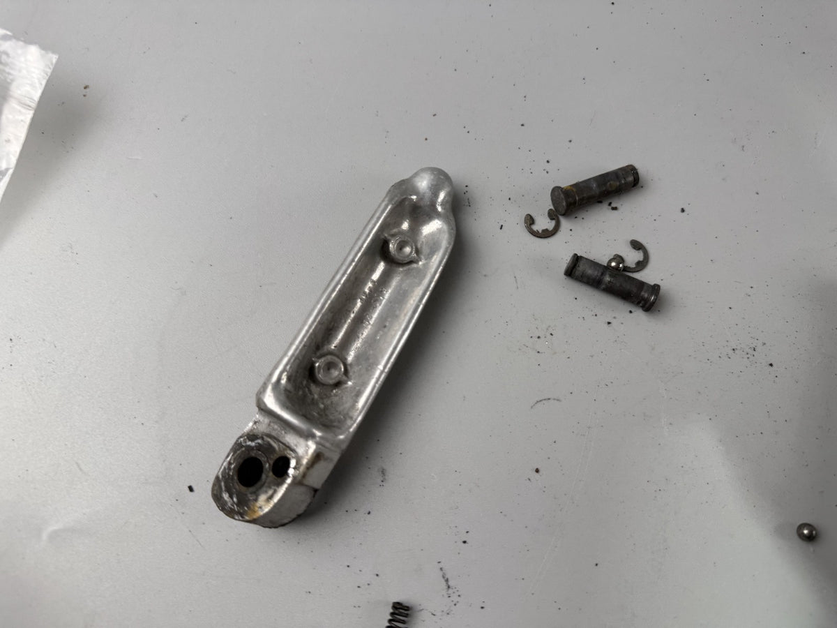 Suzuki GSF600 GN77B Bandit Fußrasten hinten back Footsteps Hangers Sozius