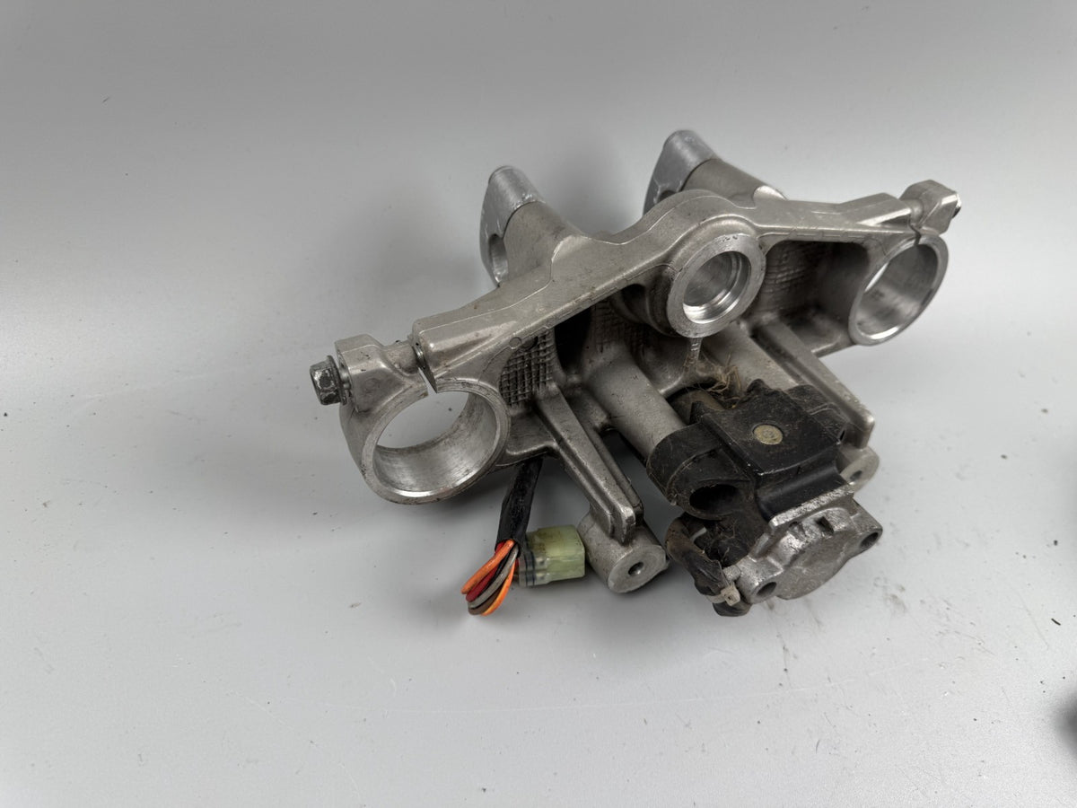 Suzuki GSX 750 AE Inazuma Schlosssatz Key Zündschloss Tankschloss Lock