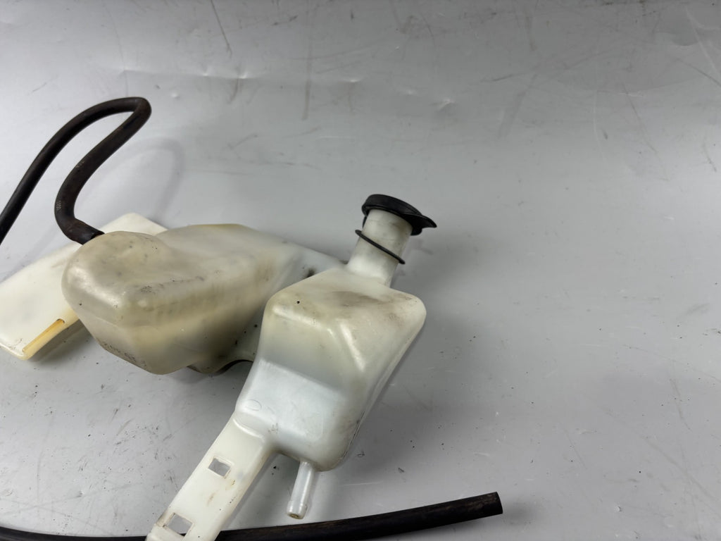 Honda CB 600 F Hornet PC34 Ausgleichsbehälter Flüssigkeitsbehälter Tank