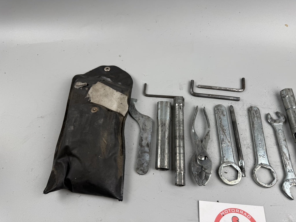 Suzuki GSX 750 AE Inazuma Bordwerkzeug Tools Spezialwerkzeug Parts