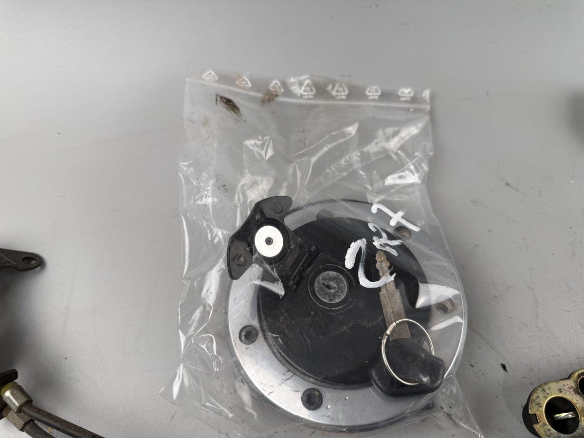 Kawasaki ZR-7 ZR750F Schlosssatz Key Lock Tankschloss Sitzbankschloss Set
