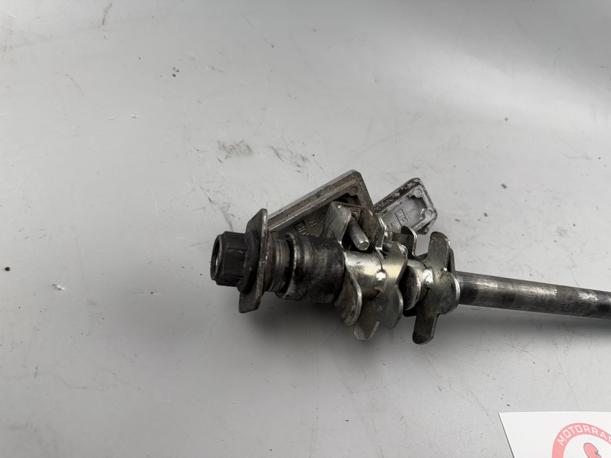 Suzuki GSX 750 AE Inazuma Achse Steckachse Kettenspanner