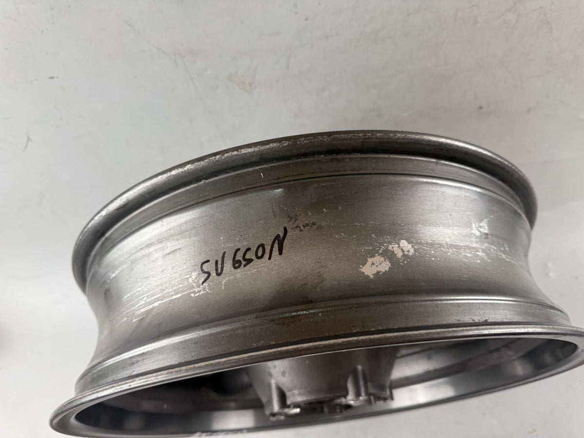 Suzuki SV650 N AV Hinterradfelge Wheel Felge hinten back Rad RIM
