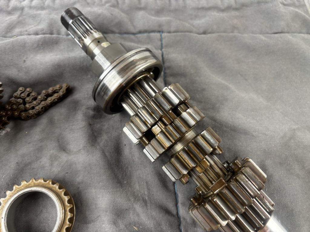 Honda CB 600 F Hornet PC34 Getriebe Getrieberäder Zahnräder Getriebewelle