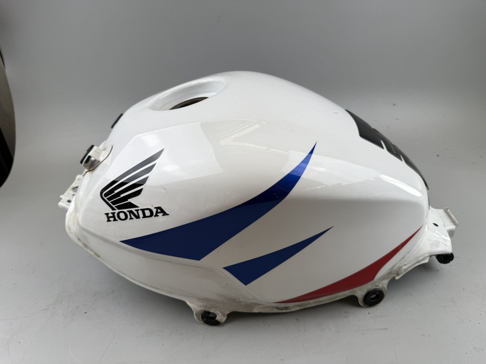 Honda CBR125 JC50 Tank Benzintank Kraftstofftank Gas Gasoline