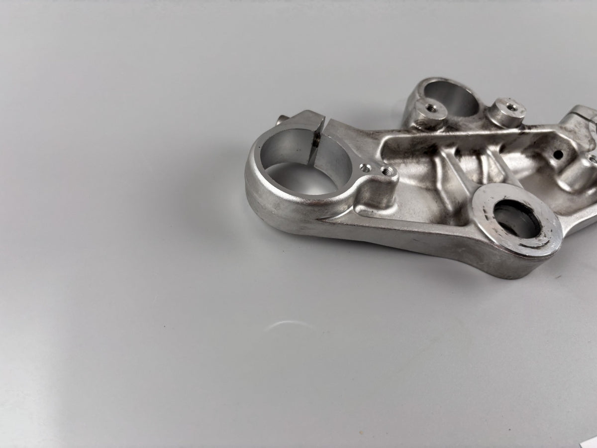 Triumph Daytona 955i T595 N 2002 Gabelbrücke Bridge obere Halterung Holder
