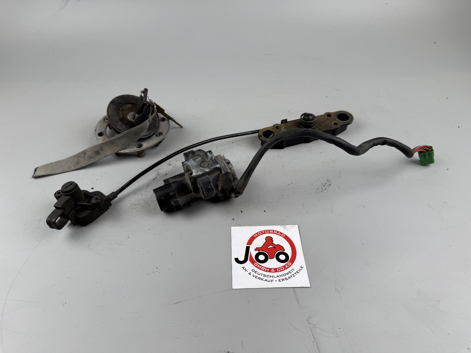 Suzuki GSF600 GN77B Bandit Schlosssatz Zündschloss Tankschloss Sitzbank Key Lock