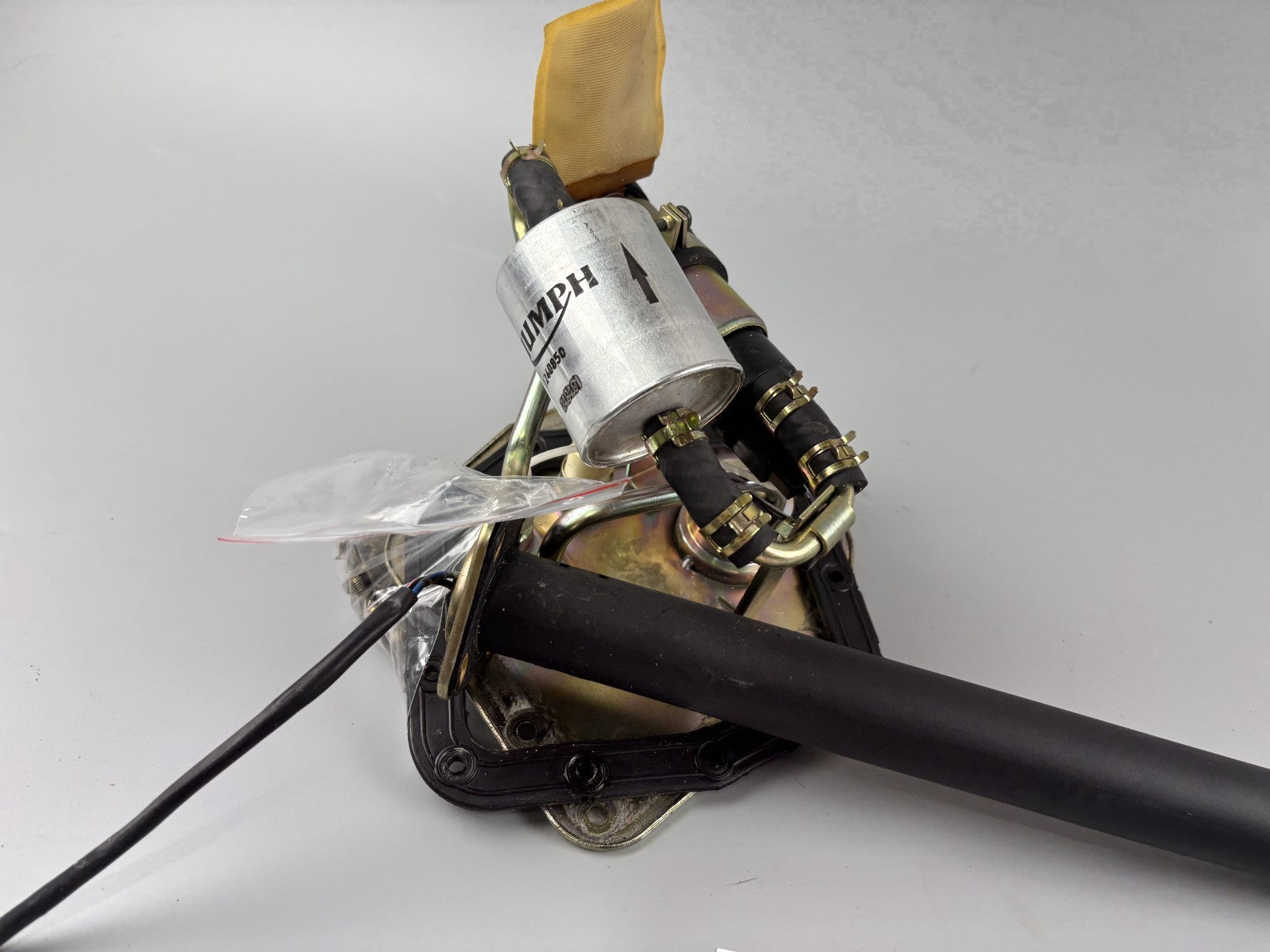 Triumph Daytona 955i T595 N 2002 Benzinpumpe Kraftstoffpumpe petrol pump Hahn