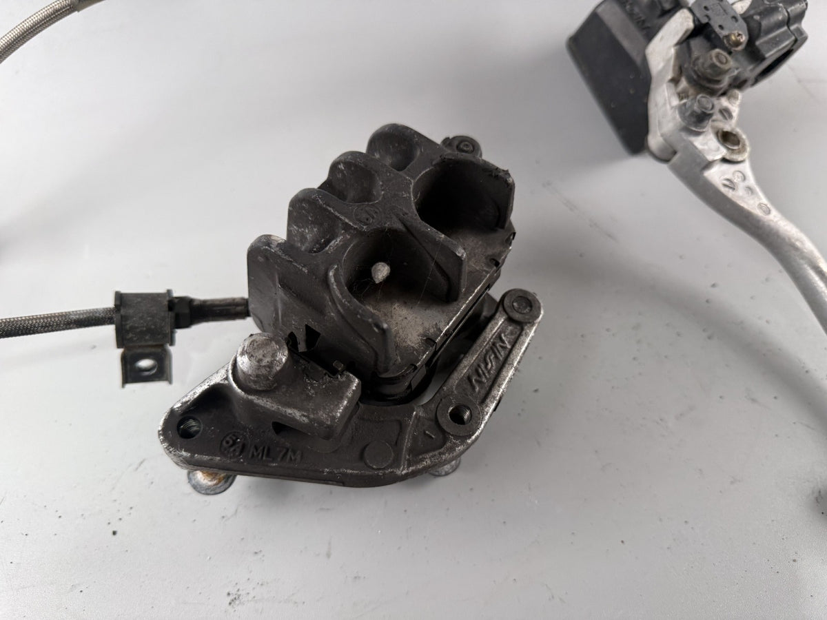 Suzuki GSF600 GN77B Bandit Bremsanlage Brake Bremse front vorne Sattel Pumpe