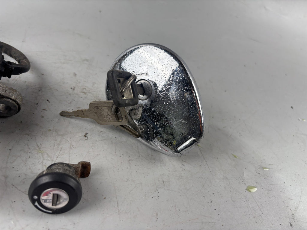 Kawasaki EL250 252 Eliminator Schlosssatz Key lock Zündschloss Sitzbank Tank