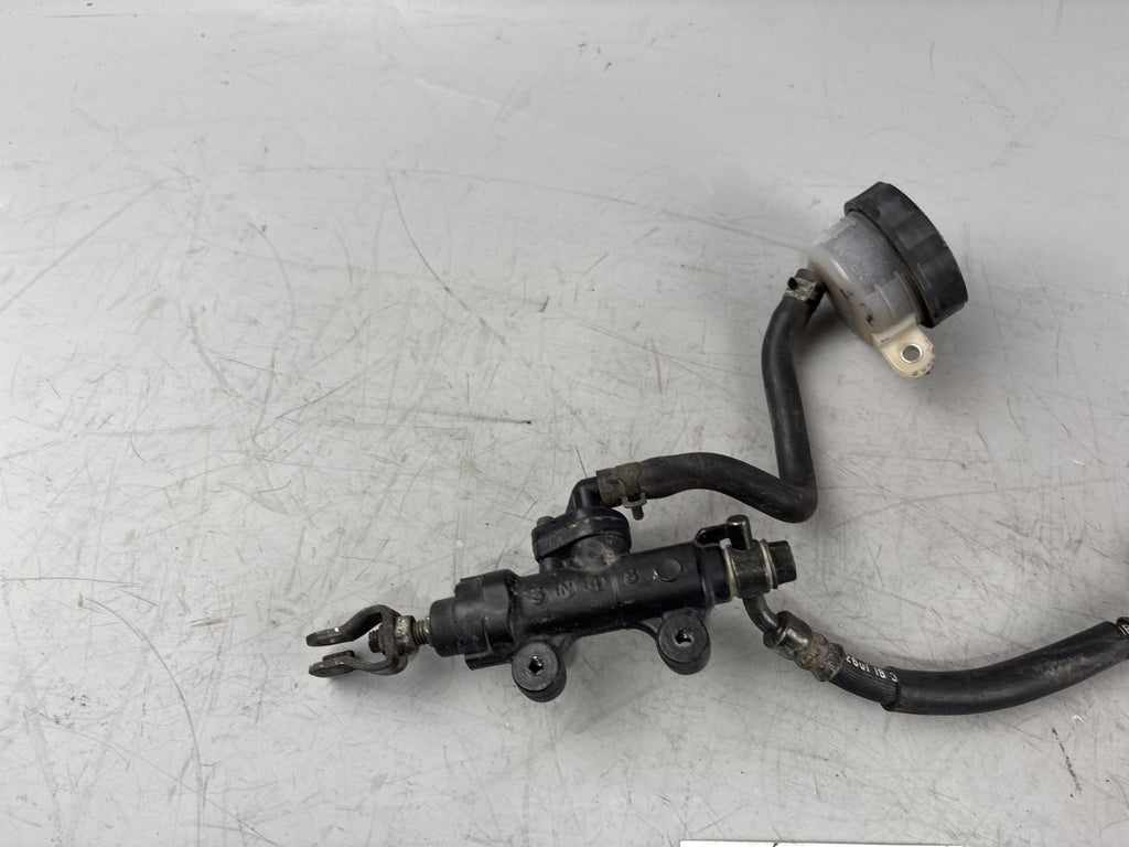 Honda CBF 600 S PC38 Bremspumpe Behälter Pump hinten back Leitung