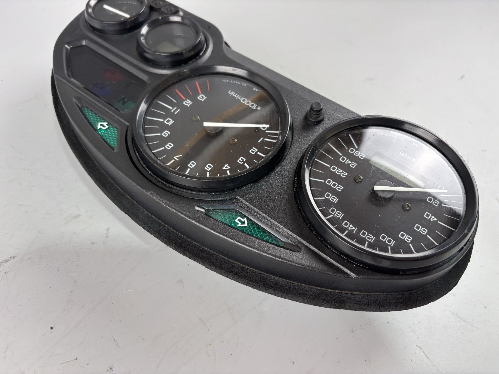 Suzuki GSX 750 F AK11 Tacho Speedometer DZM Drehzahlmesser Instrumente Cockpit