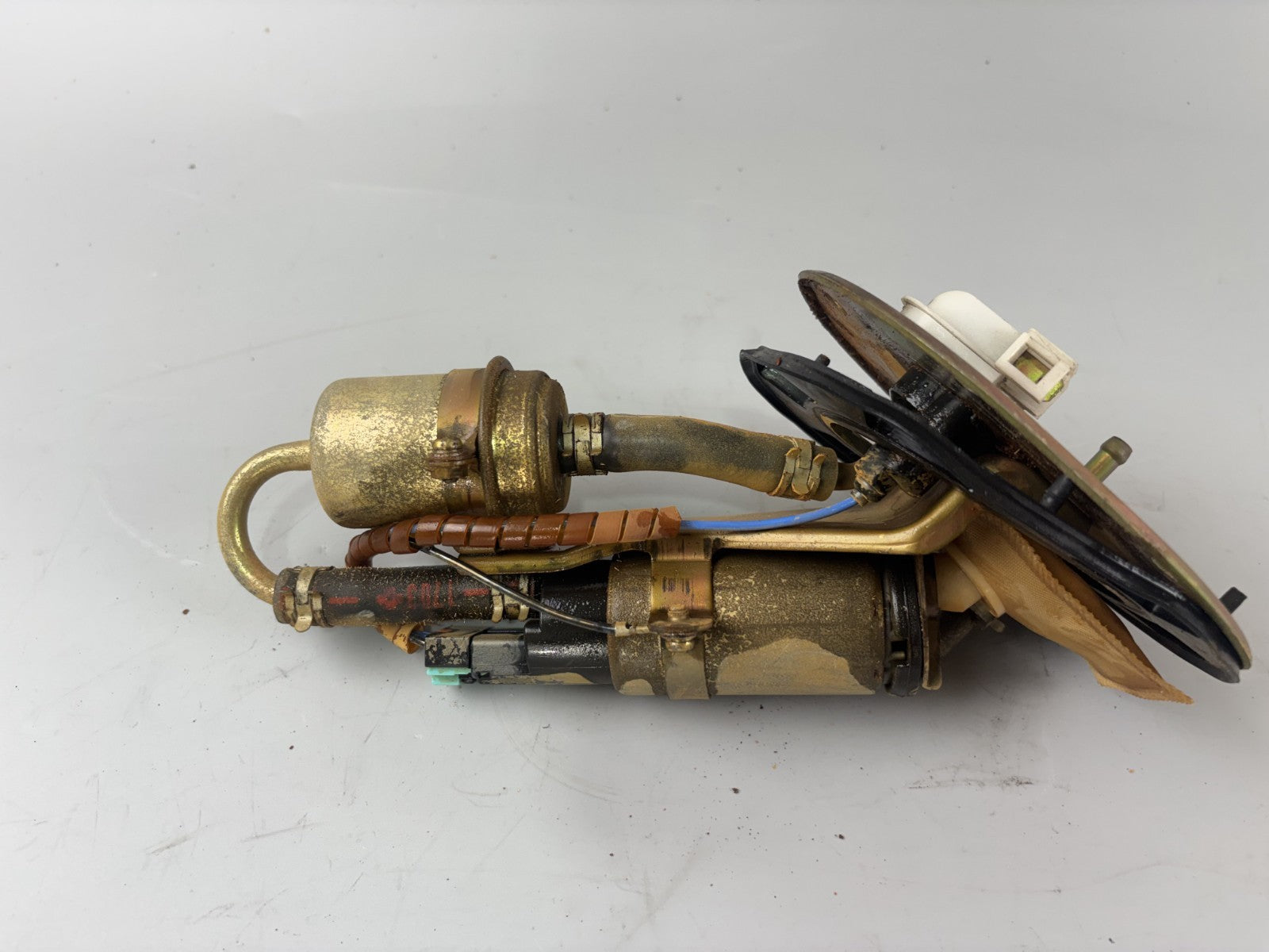 Honda VFR800 RC46/2 VTEC Benzinpumpe Fuel Pump Ventil Kraftstoffpumpe Treibstoff