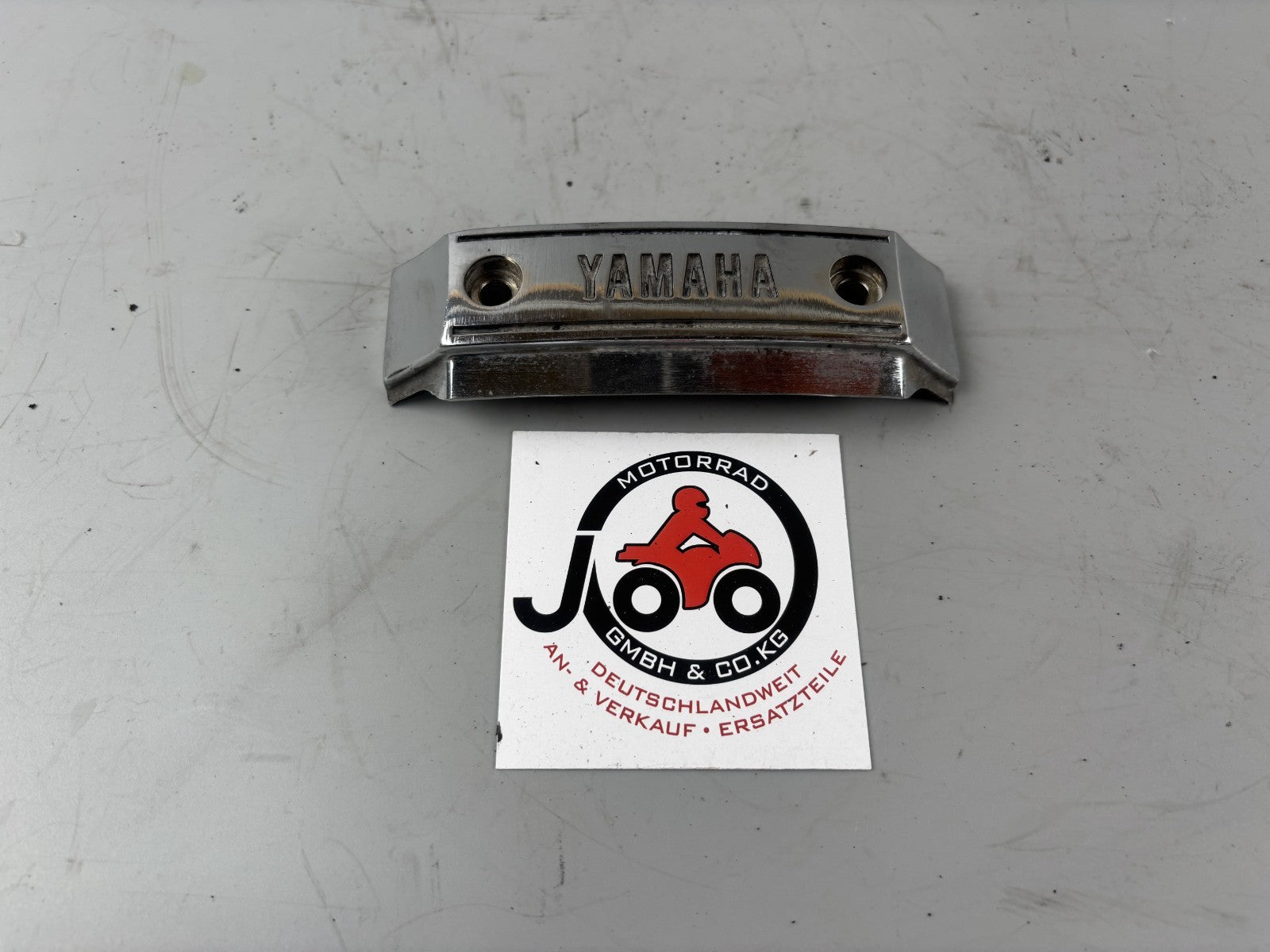 Yamaha XV1100 Virago 3LP Abdeckung chrom Emblem Gabelbrücke Bridge front