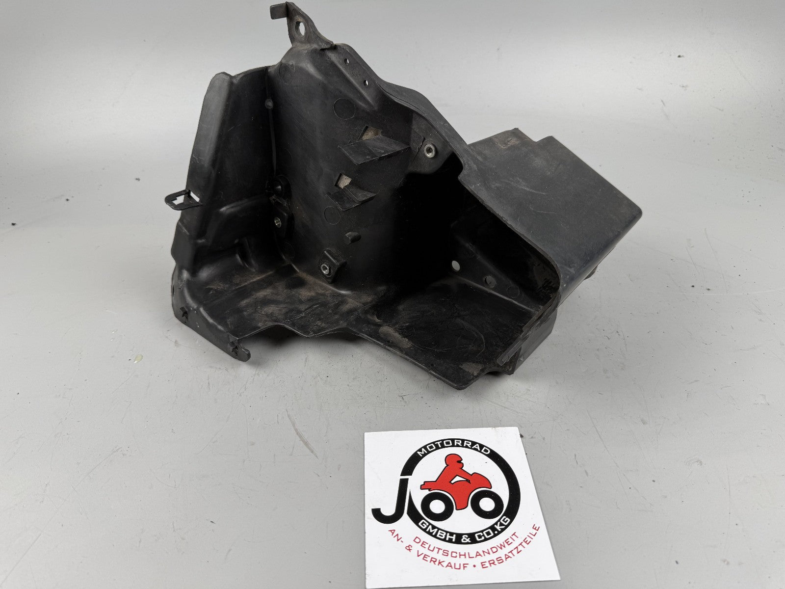 Honda VT600C Shadow Rumpf Abdeckung Batteriefach Holder