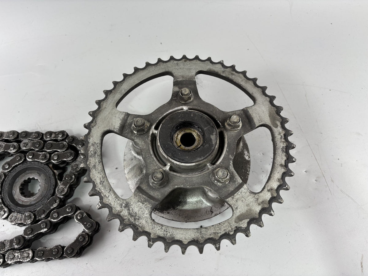 Suzuki GSX 750 F AK11 Kettensatz Kettenkit Chain Ritzel Kettenradträger