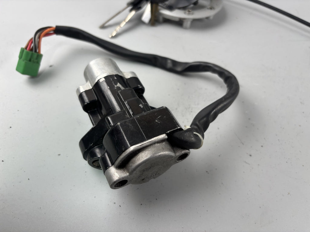 Suzuki GSF600 GN77B Schlosssatz Zündschloss Sitzbankschloss Key Lock