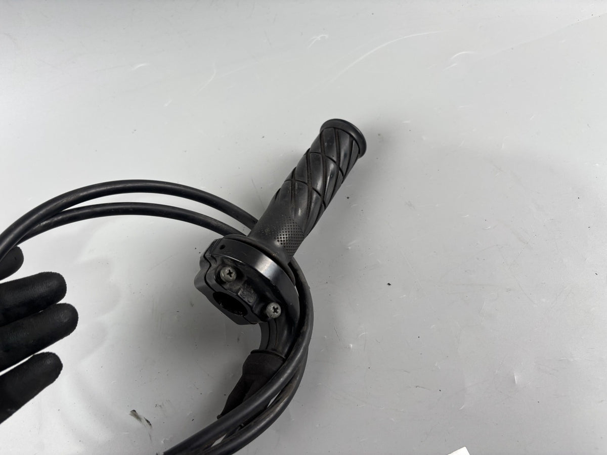 Yamaha YZF 1000 R Thunderace Gasgriffhülse Züge Holder Halter Lenker Handlebar