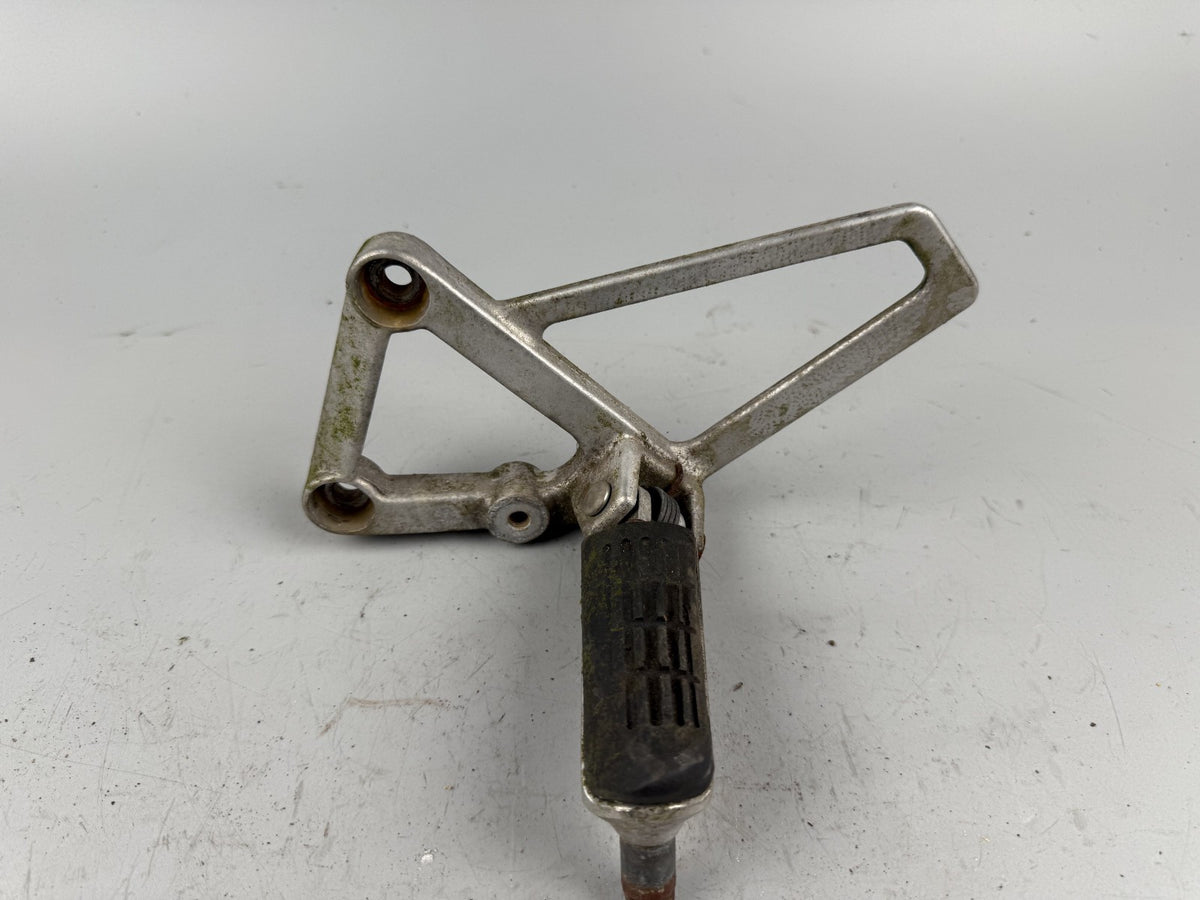 Honda CBR 600 F PC19 Fußrasten Footsteps Hangers links left Träger Halteplatte