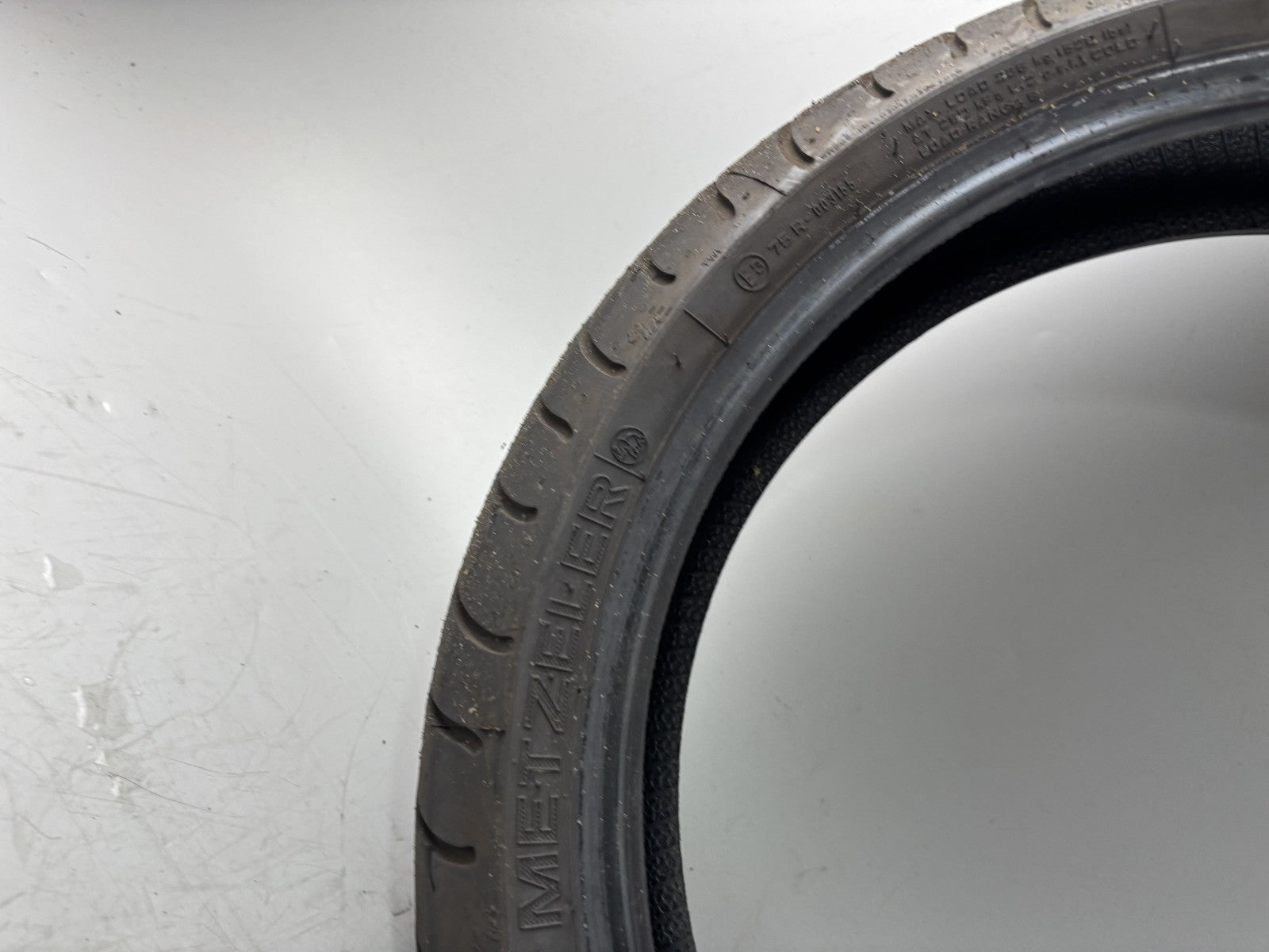 Motorrad Reifen Wheel 120/70 ZR17 Metzeler Roadtec Z6 13/2025 DOT 4,2mm