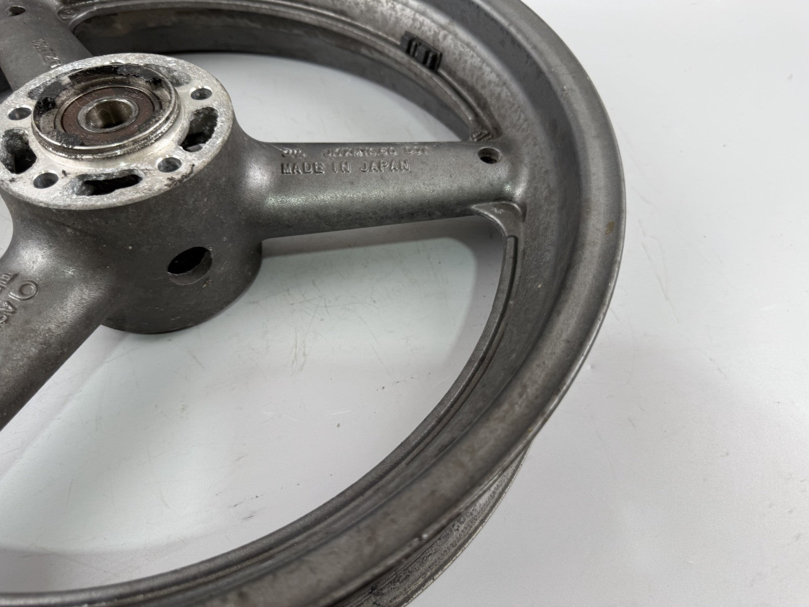 Suzuki GSX750 AE Inazuma Vorderradfelge Rim vorne front Rad Felge