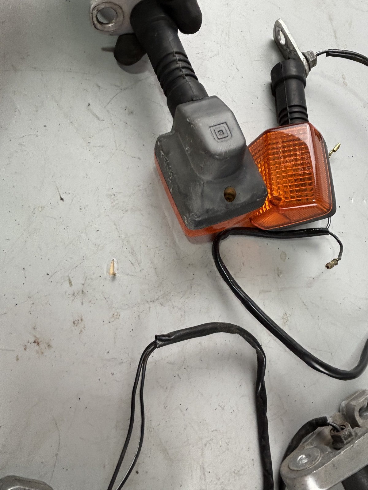 Honda CBX 650 E RC13 Blinkerset Blinkerpaar Signal Turn vorne hinten Halter