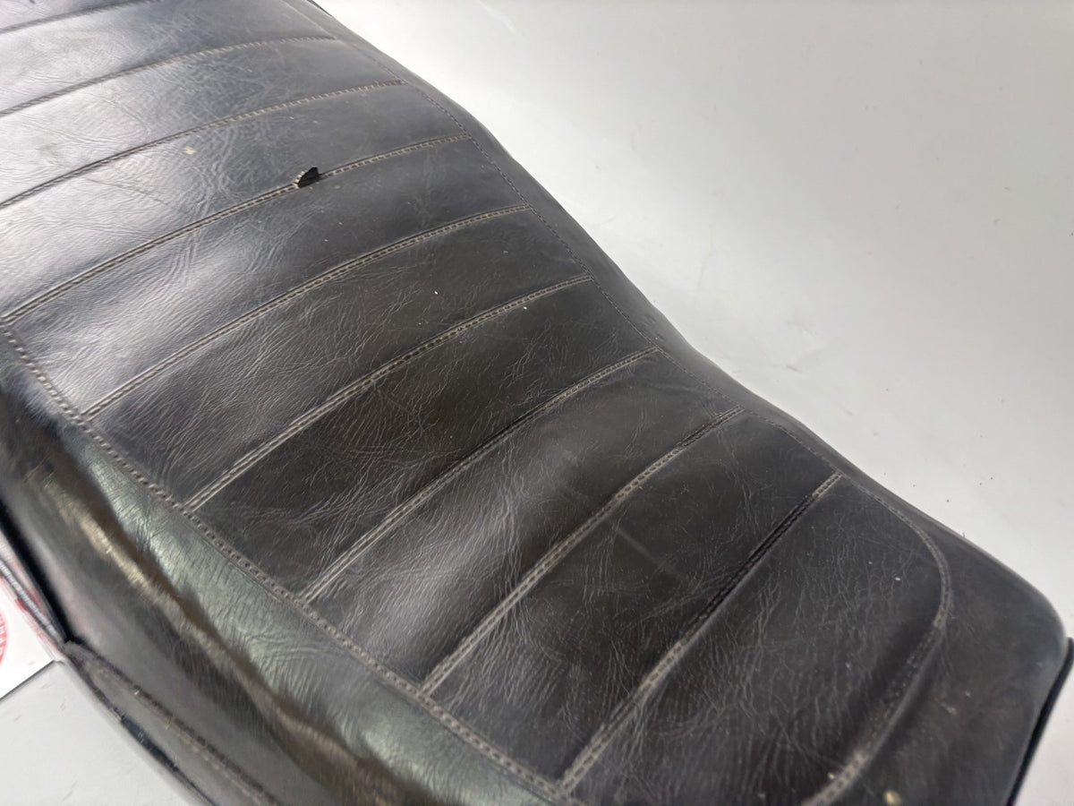 Yamaha XS400 2A2 Sitzbank Sitz Seat Abdeckung Haltegriff Soziusgriff
