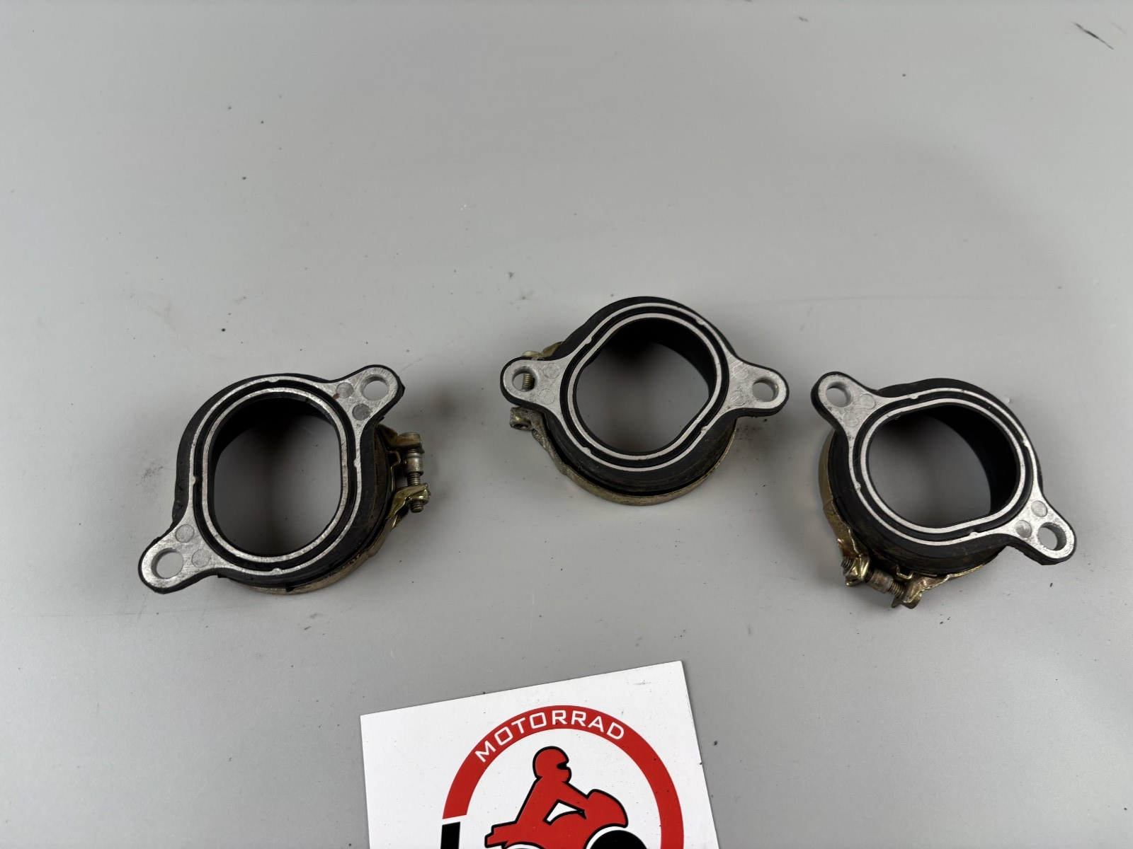 Triumph Daytona 955i T595 N 2002 Ansaugstutzen Gummis Motor Engine Manifold