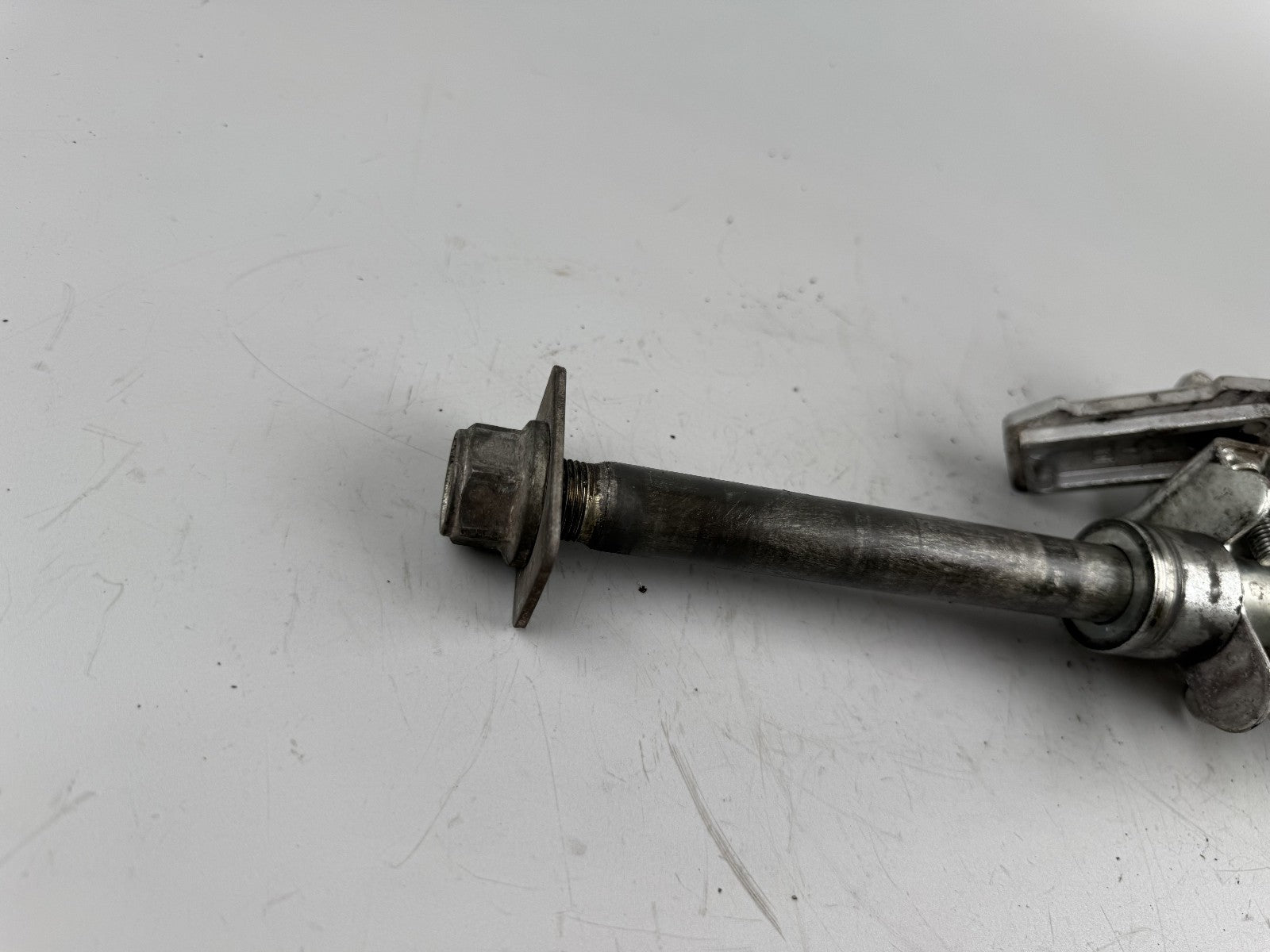 Suzuki GSX750 AE Inazuma Achse Hinterrad Kettenspanner