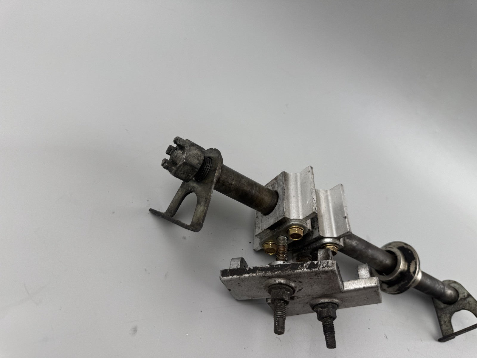 Kawasaki ZX-6R ZX600F Achse Hinterradachse Aufhängung Kettenspanner