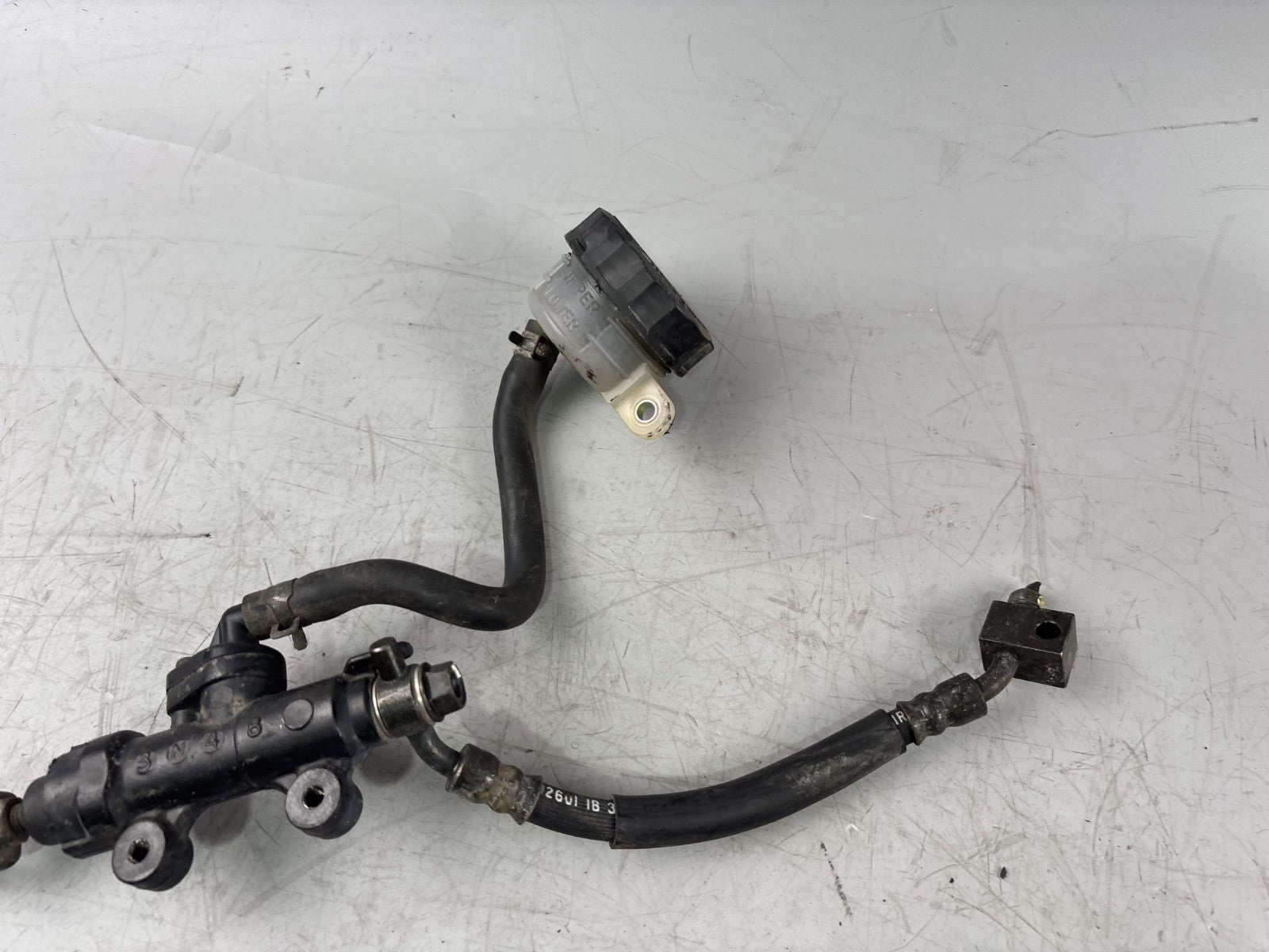 Honda CBF 600 S PC38 Bremspumpe Behälter Pump hinten back Leitung