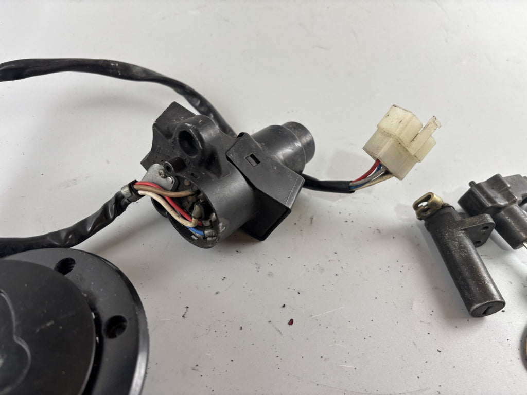 Kawasaki ZRX1100 ZRT10C Schlosssatz Schloss Key Lock Tankschloss Sitzbank