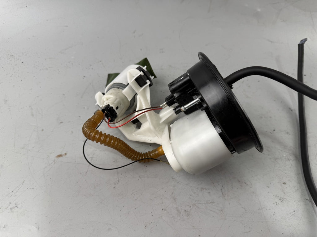 BMW K 1200 S K40 Benzinpumpe Kraftstoffpumpeneinheit Fuel Pump Tank