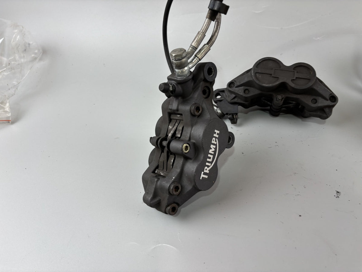 Triumph Daytona 955 T 595 Bremsanlage Bremse Brake Sattel Pumpe front vorne