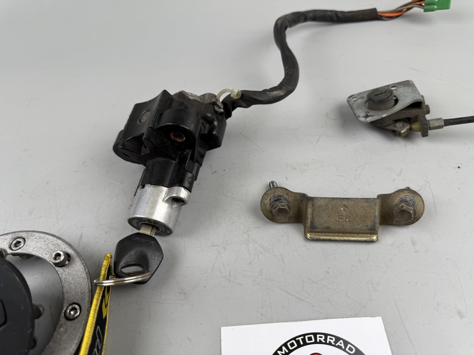 Suzuki GSX750 AE Inazuma Schlosssatz Key Zündschloss Tankschloss Lock