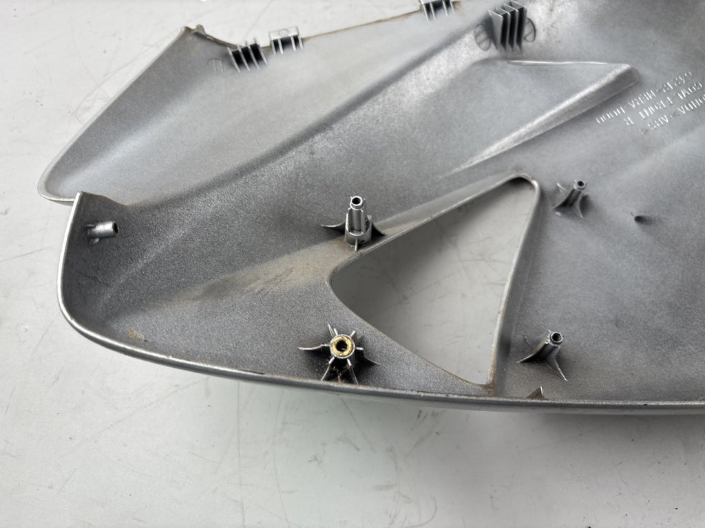 Honda CBF 600 S PC38 Kanzel Maske front Seitenverkleidung Cover Side rechts