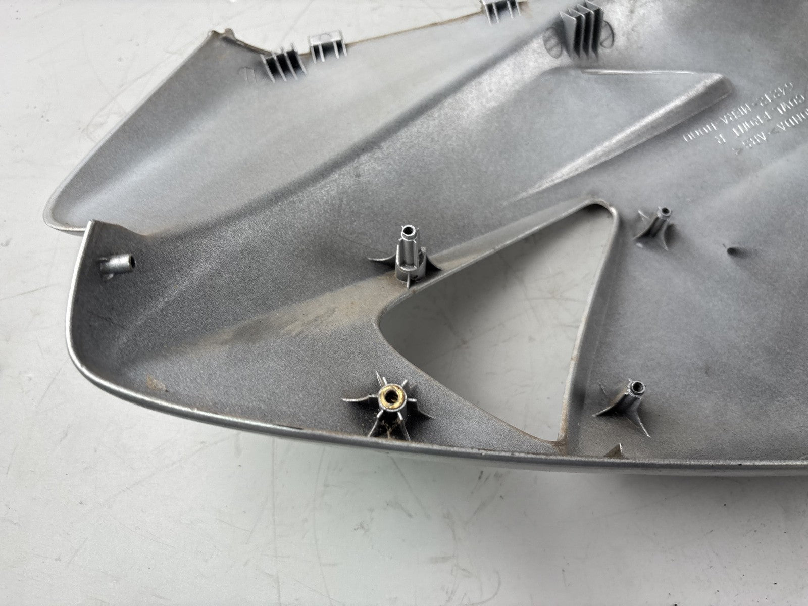 Honda CBF 600 S PC38 Kanzel Maske front Seitenverkleidung Cover Side rechts