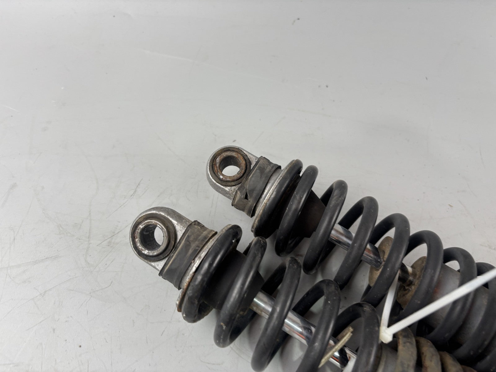 Yamaha XJ900 F 4BB Federbein Stoßdämpfer Fork Absorber Spring back hinten