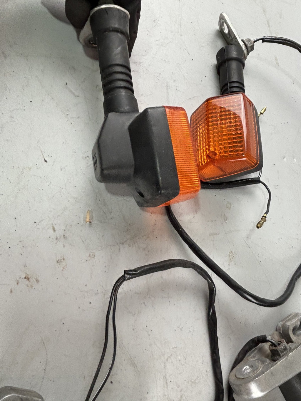 Honda CBX 650 E RC13 Blinkerset Blinkerpaar Signal Turn vorne hinten Halter