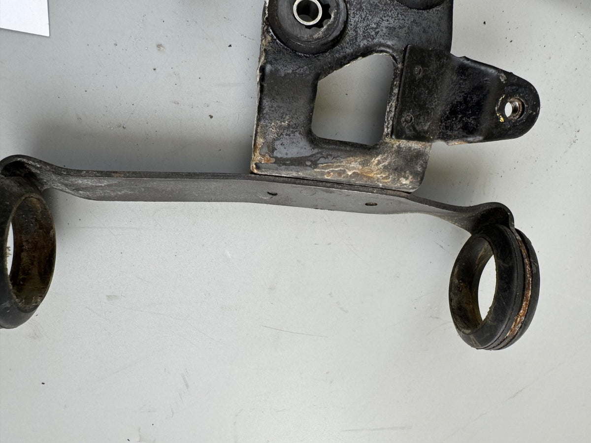 Suzuki DR 125 SF44A Lampenhalter Scheinwerferhalter Links Rechts