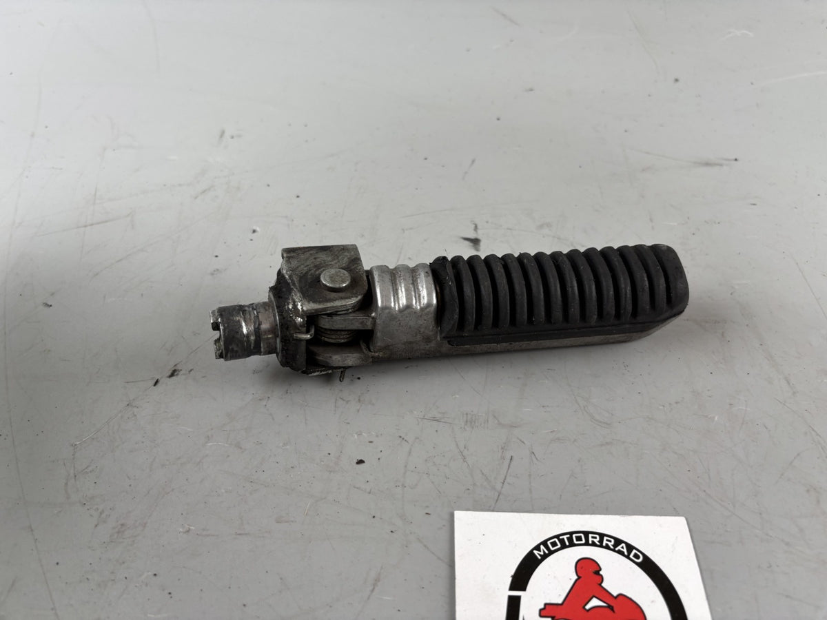 Suzuki GSX-R 1100 W GU75C Fußraste vorne Foot Step Hangers