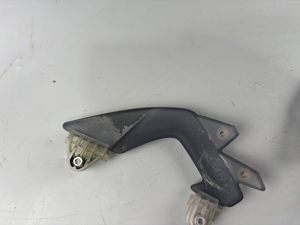 BMW F 650 CS Scarver Windschutzscheibenhalter Halterung Windschild links rechts