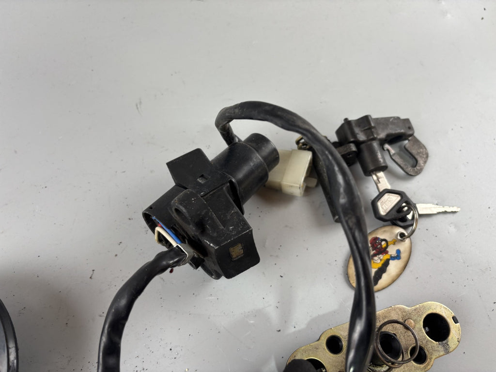 Kawasaki ZRX1100 ZRT10C Schlosssatz Schloss Key Lock Tankschloss Sitzbank