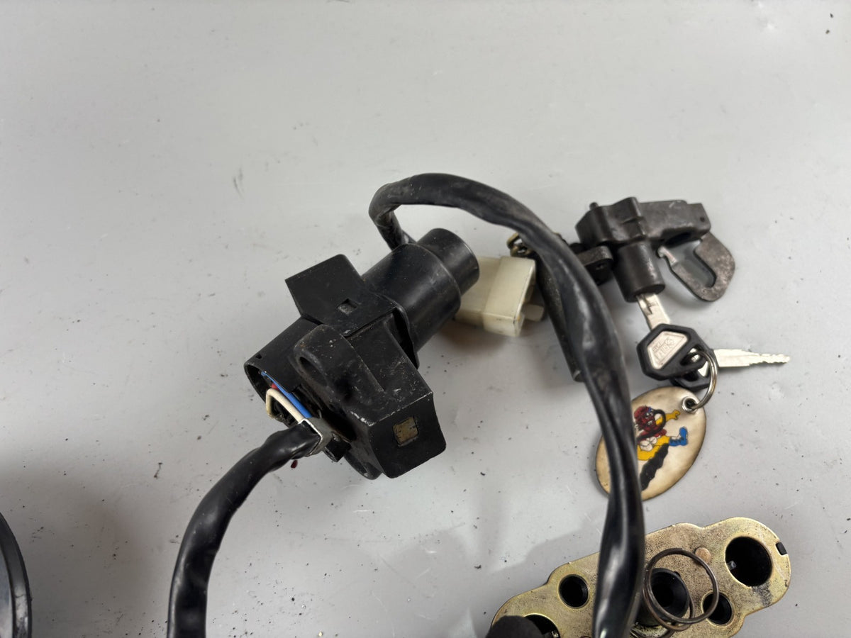 Kawasaki ZRX1100 ZRT10C Schlosssatz Schloss Key Lock Tankschloss Sitzbank