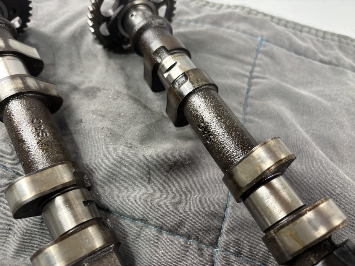BMW F800 S ST Motor Nockenwellen Einlassnockenwelle Auslasswelle Head