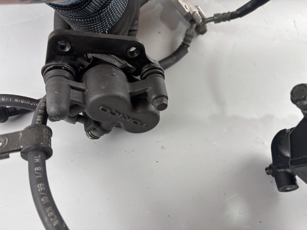 Suzuki SV650 N AV Bremse Brake Bremsanlage Bremssattel Zange vorne front