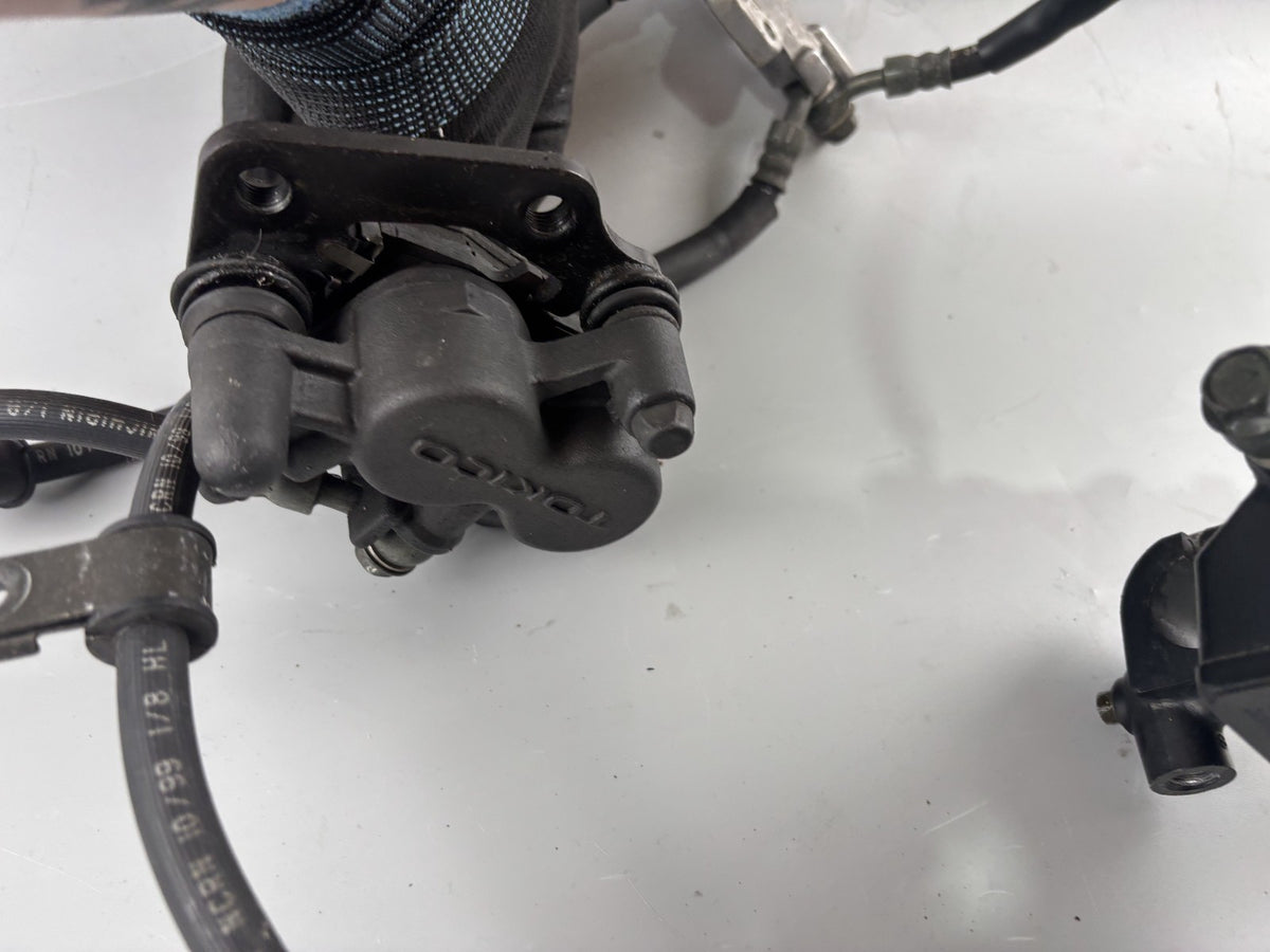 Suzuki SV650 N AV Bremse Brake Bremsanlage Bremssattel Zange vorne front
